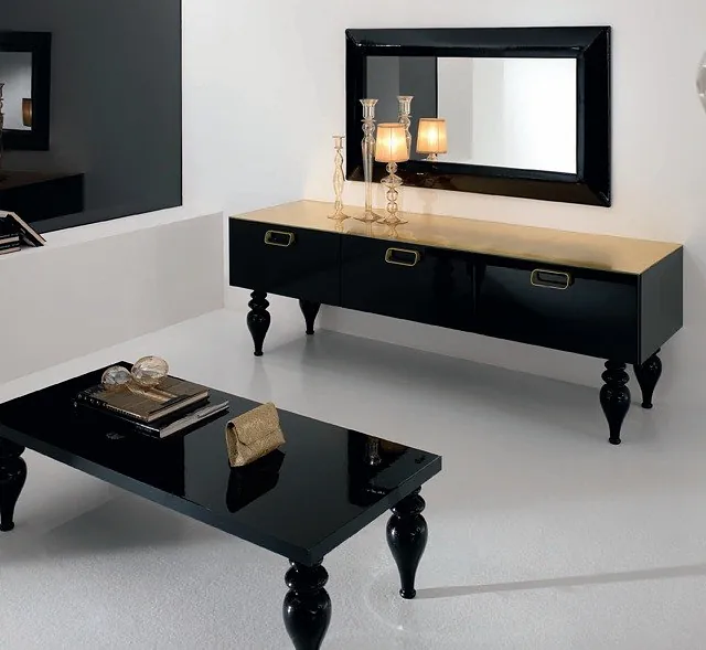 BLACK SIDE BOAR AND TABLE